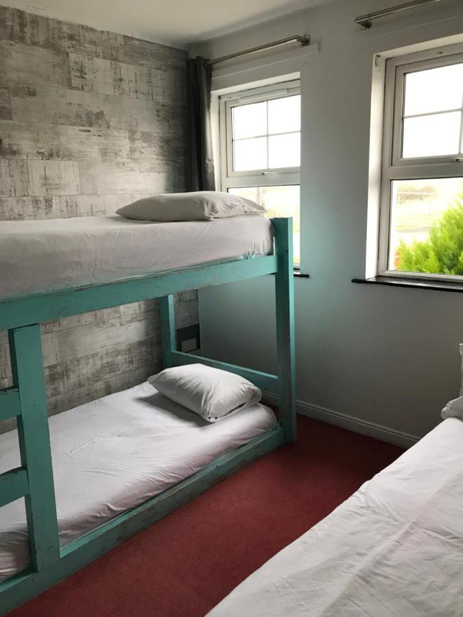 Finn Mccools Giants Causeway Hostel Bushmills Exterior photo